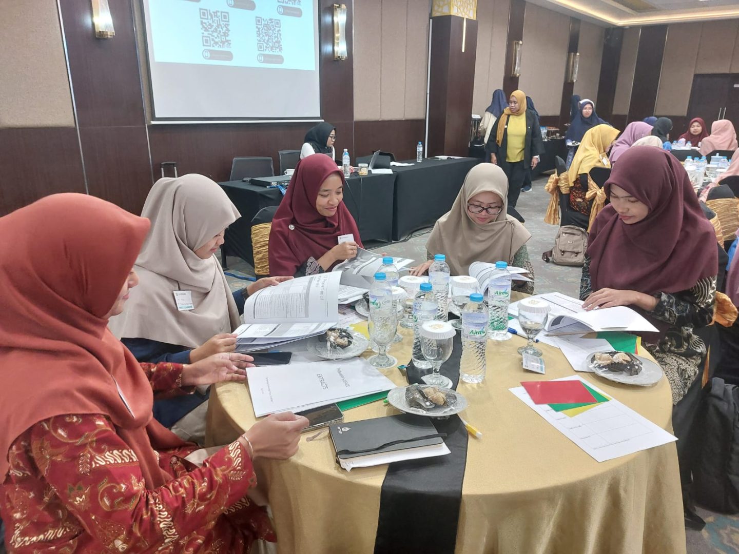 SMP terbaik di Karanganyar, SMP Swasta unggulan di Karanganyar, Sekolah Islam terbaik Karanganyar, Pendaftaran siswa baru SMP Karanganyar, Biaya masuk SMP terbaik di Karanganyar, Fasilitas SMP Karanganyar, Kurikulum SMP terbaik Karanganyar.