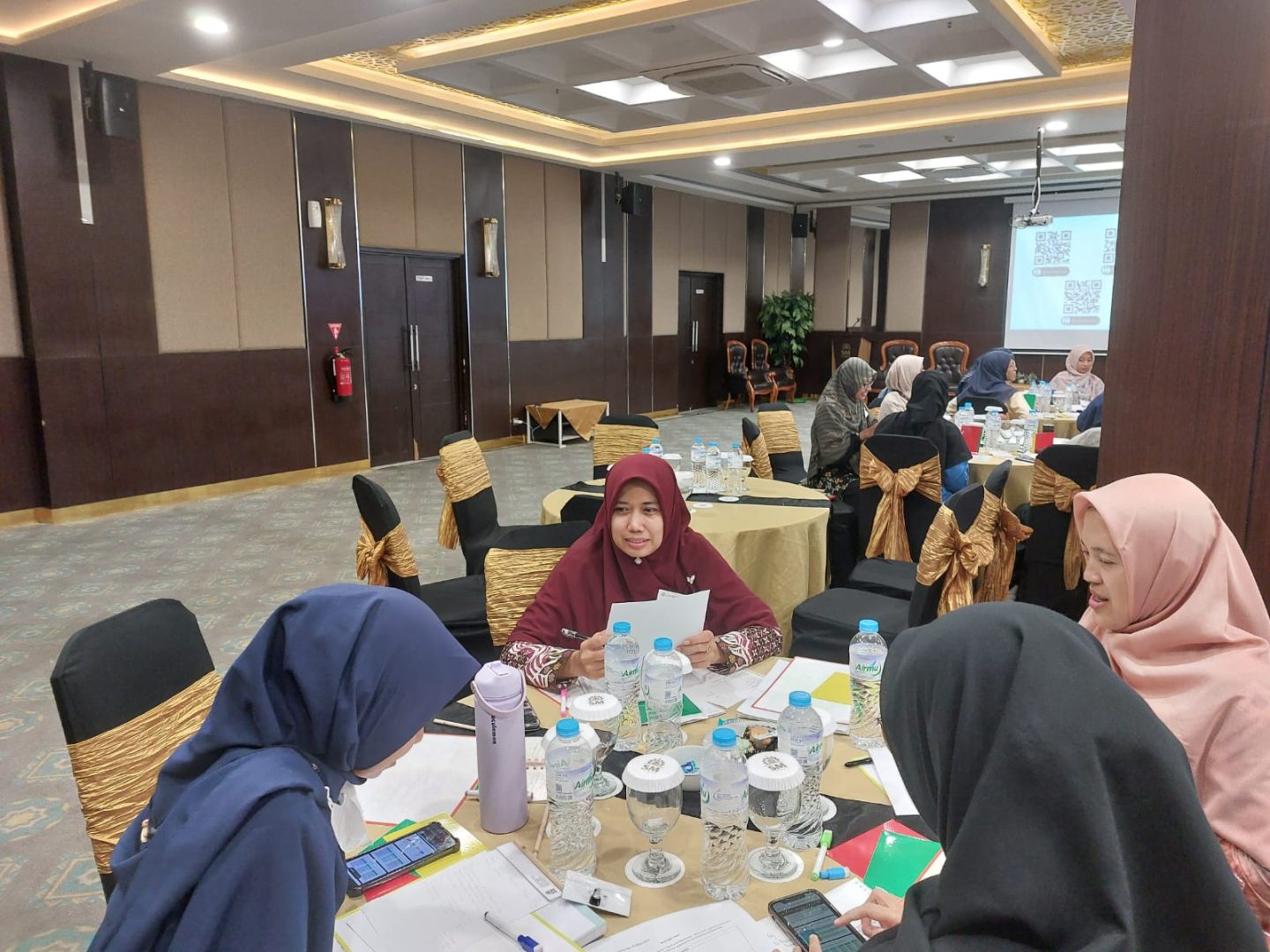 SMP terbaik di Karanganyar, SMP Swasta unggulan di Karanganyar, Sekolah Islam terbaik Karanganyar, Pendaftaran siswa baru SMP Karanganyar, Biaya masuk SMP terbaik di Karanganyar, Fasilitas SMP Karanganyar, Kurikulum SMP terbaik Karanganyar.